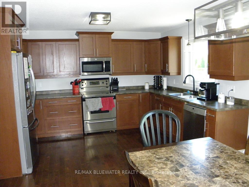 95 Deborah Drive, Strathroy-Caradoc (Ne), ON