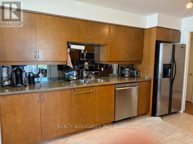 506 - 18 Kenaston Gardens Ne, Toronto, ON
