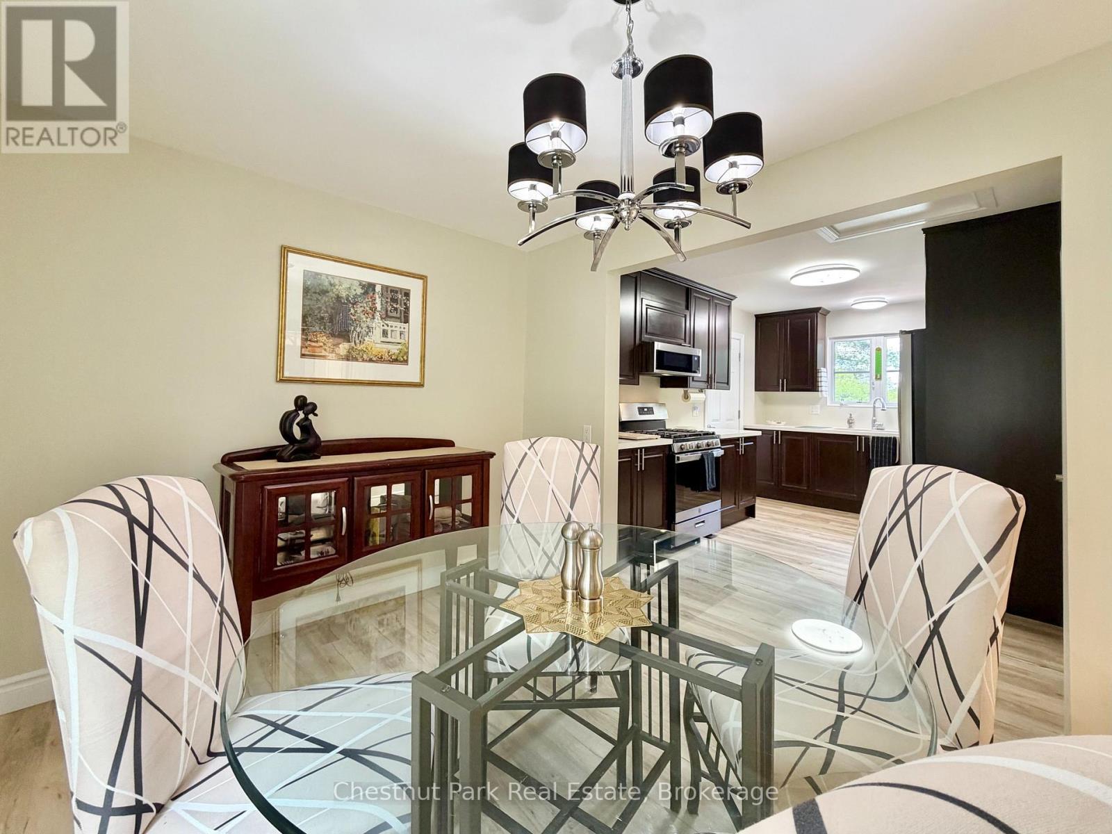 Dining room and kitchen - 9211 118 Highway, Minden Hills (Minden), ON