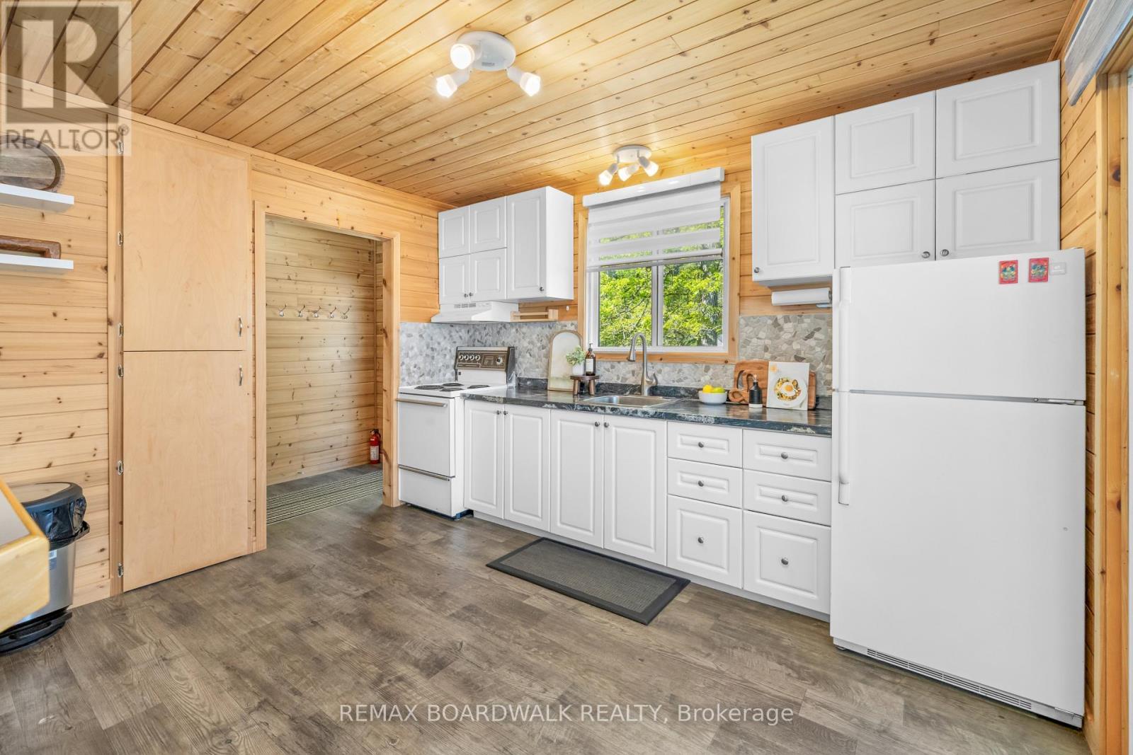 339 Leavoy Lane, Horton, ON