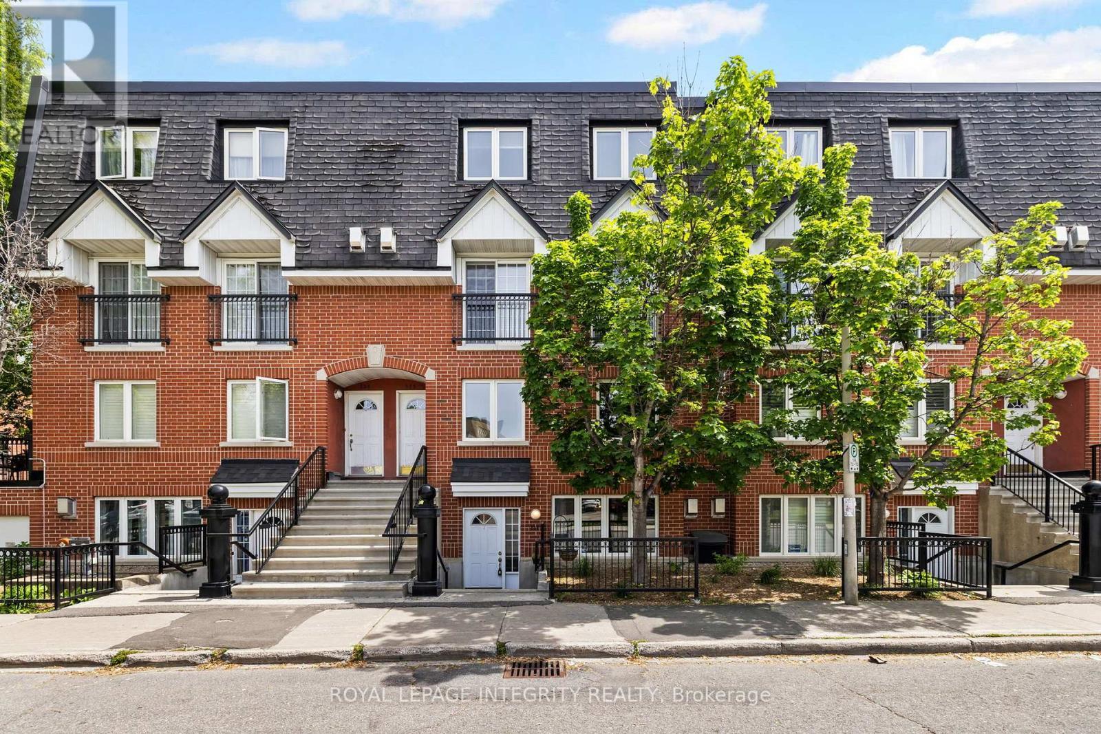 Exterior - 237 Cumberland Street, Ottawa, ON - Outdoor With Facade