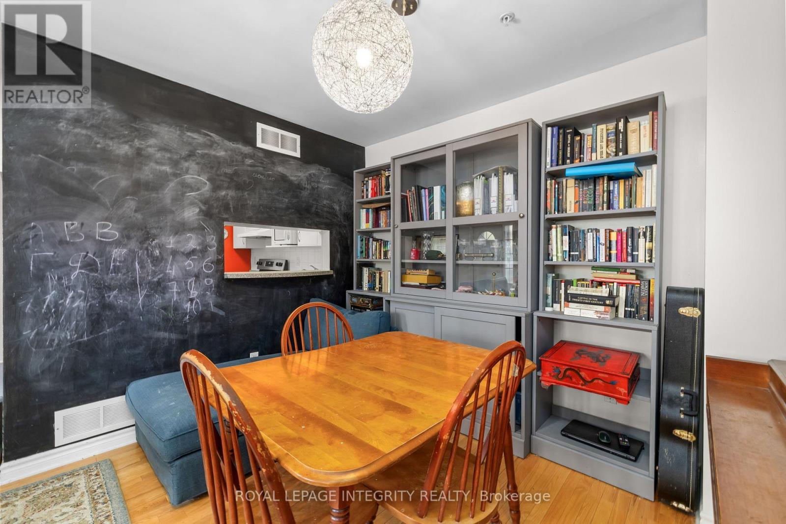 Dining room - 237 Cumberland Street, Ottawa, ON - Indoor