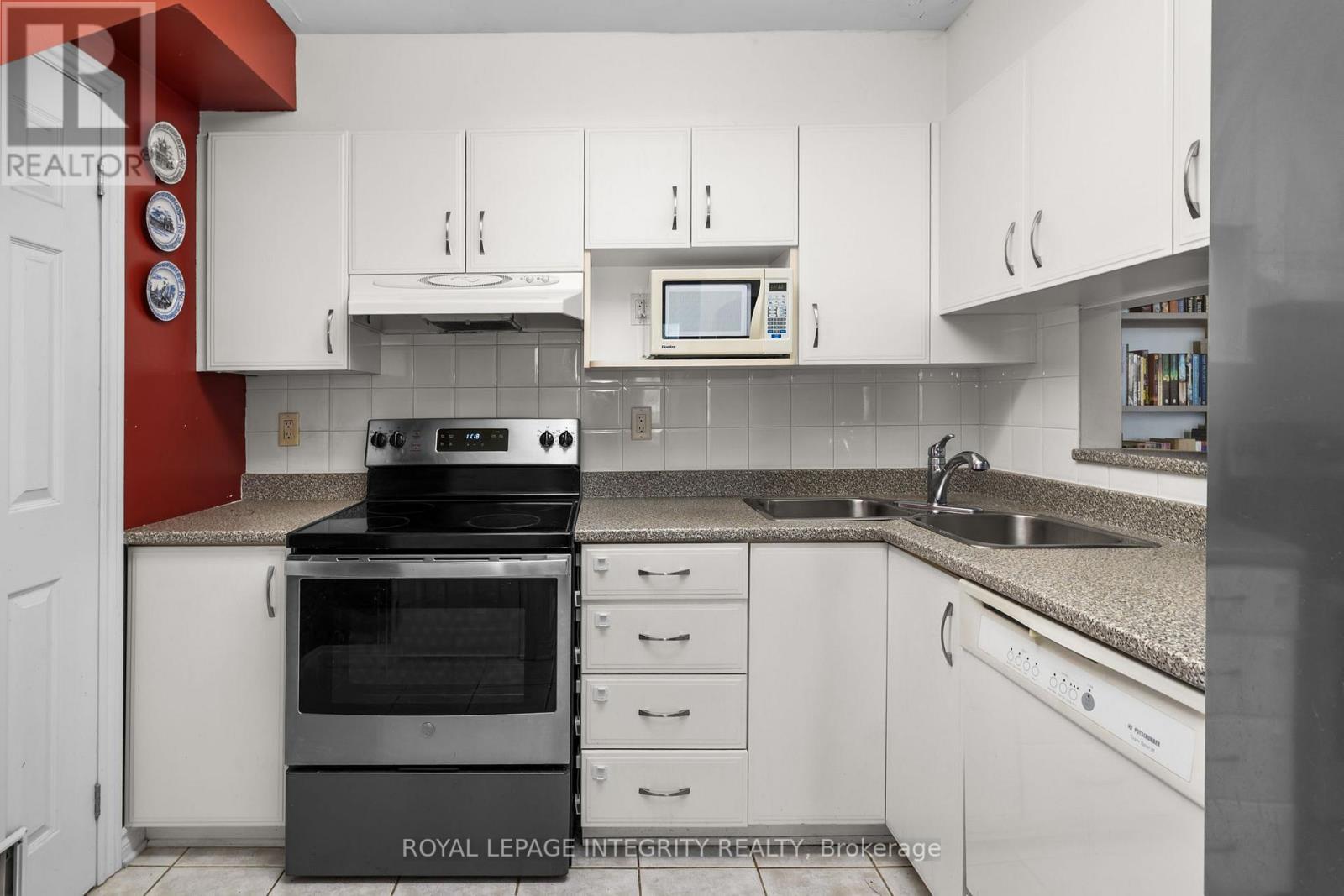 Kitchen - 237 Cumberland Street, Ottawa, ON - Indoor Photo Showing Kitchen
