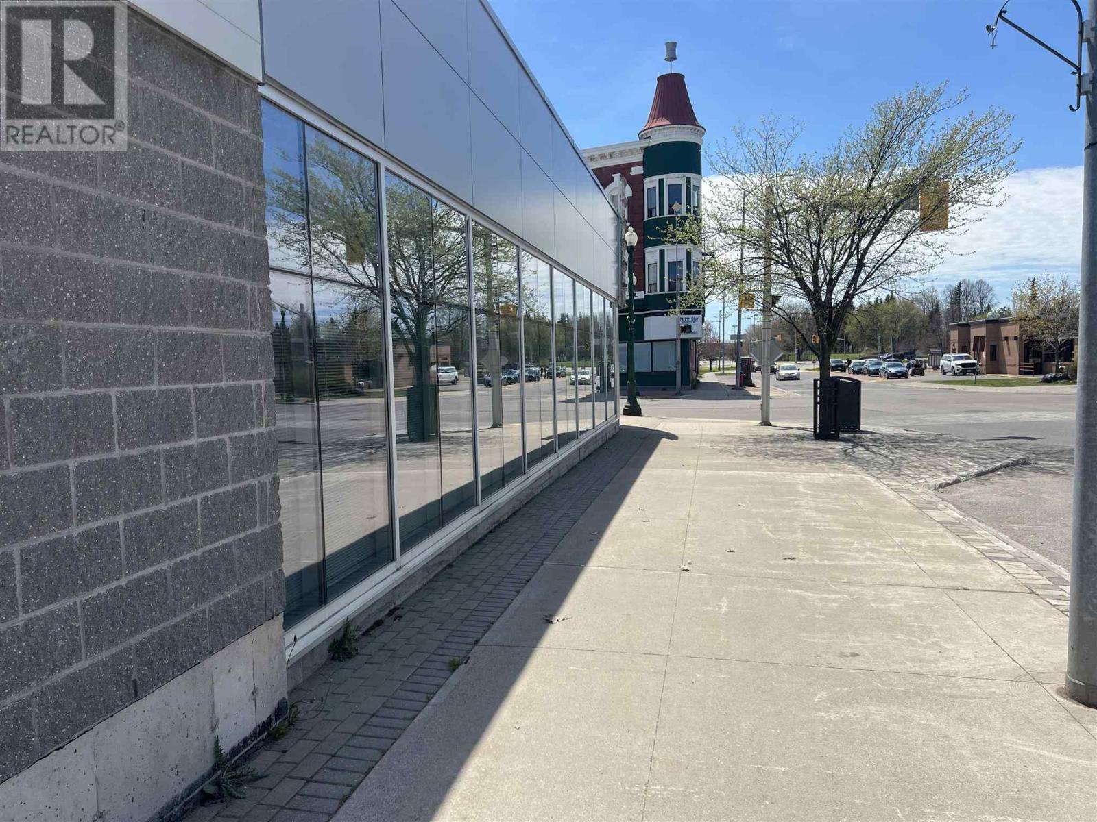 2-8 Queen St E, Sault Ste. Marie, ON