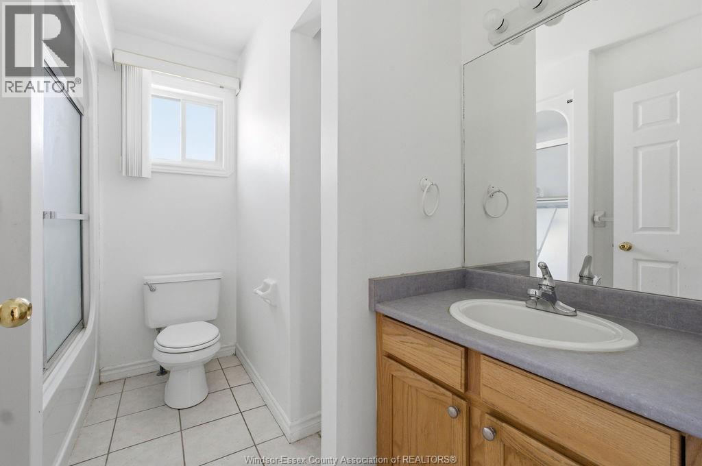 149 Amy Croft Drive, Lakeshore, ON