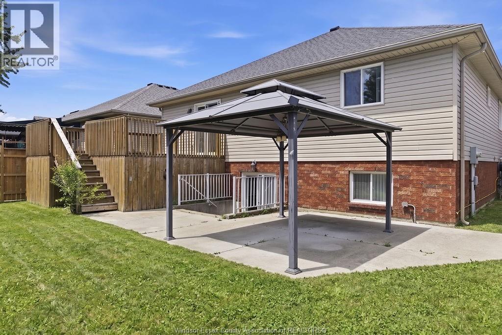 149 Amy Croft Drive, Lakeshore, ON