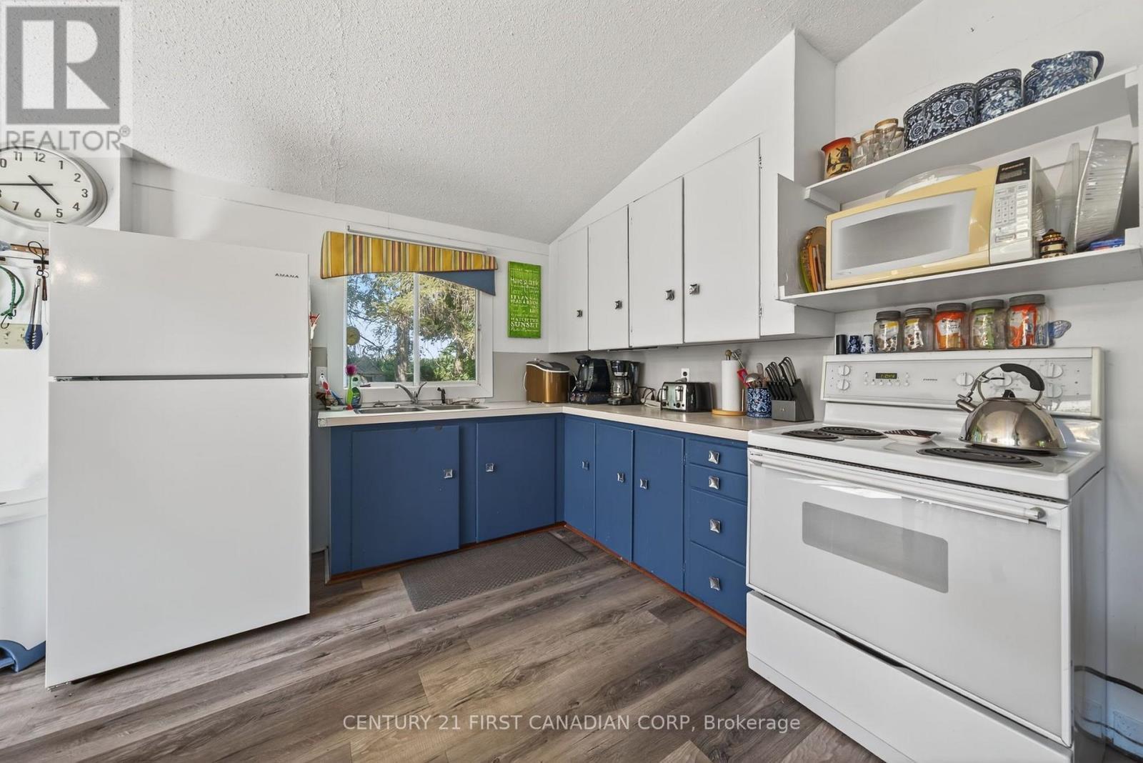 4 - 49075 Dexter Line, Malahide, ON - Indoor Photo Showing Kitchen