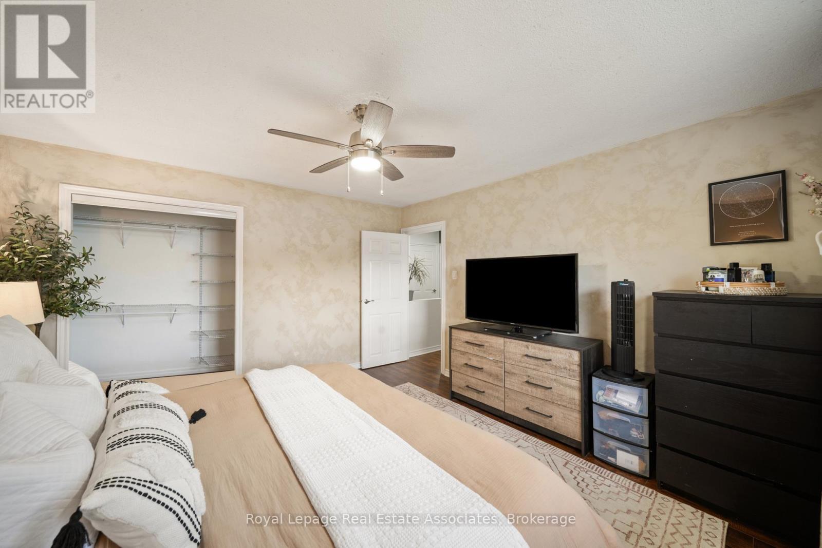 4 - 469 Claridge Road, Burlington, ON - Indoor Photo Showing Bedroom