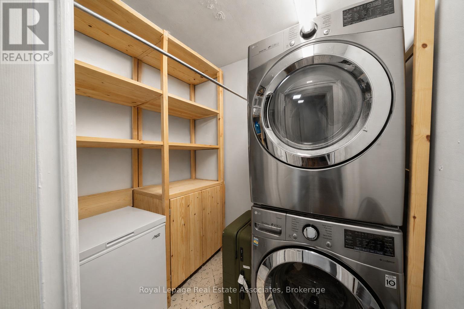 4 - 469 Claridge Road, Burlington, ON - Indoor Photo Showing Laundry Room