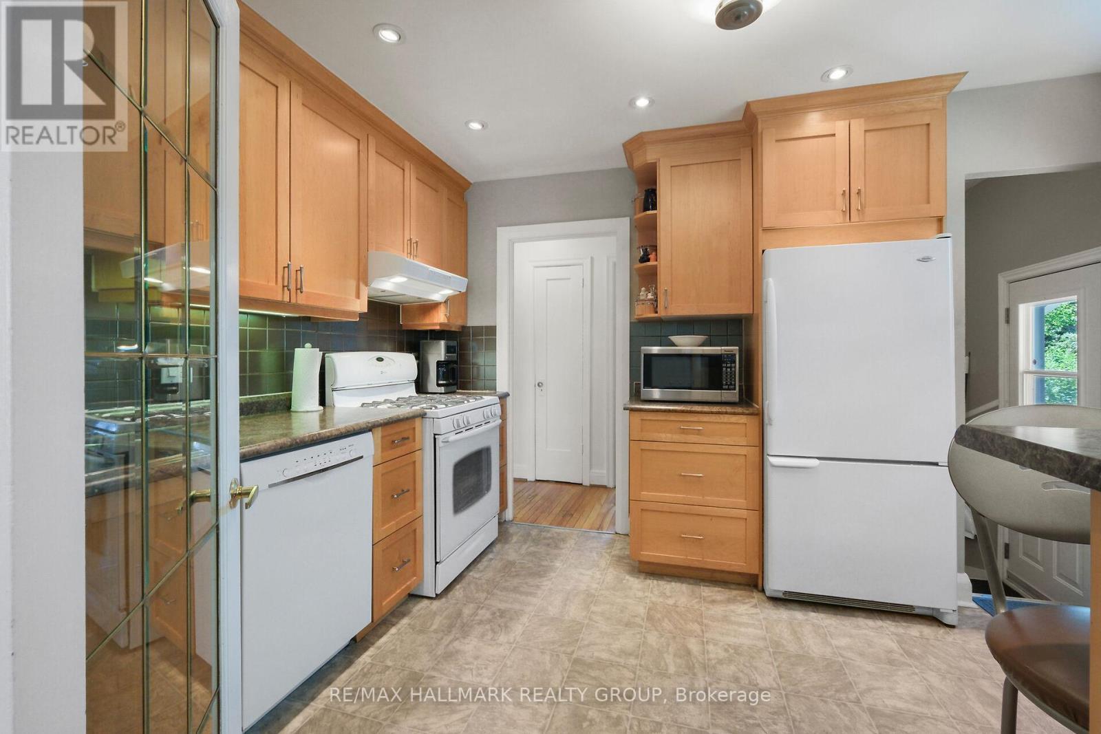 20 Fern Avenue, Ottawa, ON