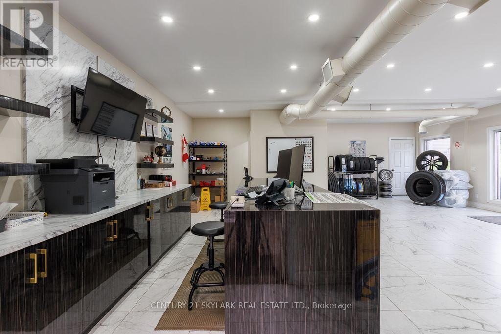 15693 County Rd 2, Brighton, ON