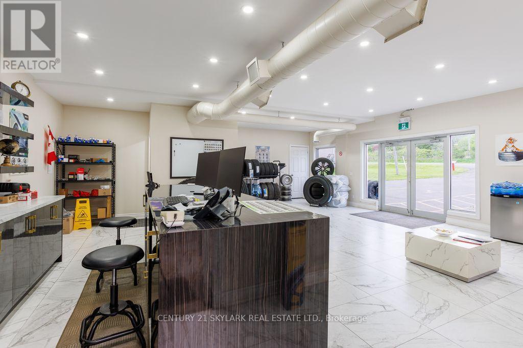 15693 County Rd 2, Brighton, ON