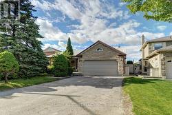 75 HAWLEY CRESCENT Whitby, ON L1N 6X6
