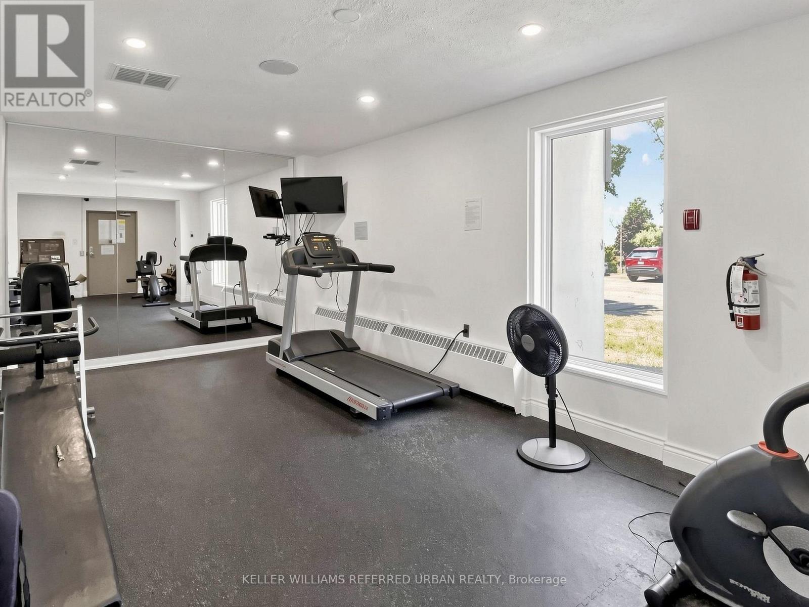 1111 - 10 Parkway Forest Drive, Toronto, ON