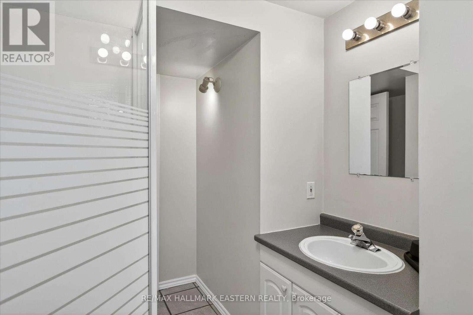 3 piece lower bathroom - 890 Chapel Road, Peterborough (Ashburnham Ward 4), ON