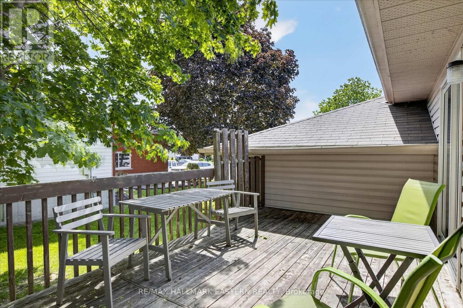 Perfect for entertaining - 890 Chapel Road, Peterborough (Ashburnham Ward 4), ON