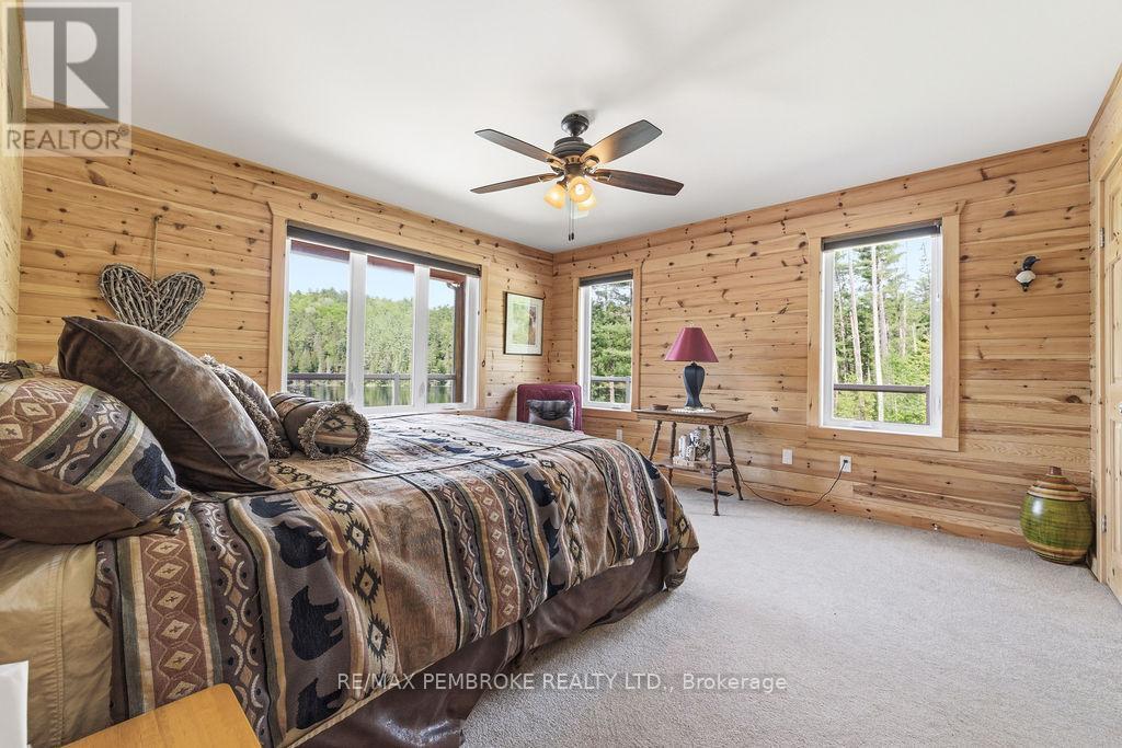 208 Red Fox Trail, Head, Clara And Maria, ON