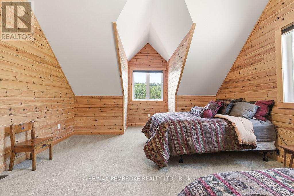 208 Red Fox Trail, Head, Clara And Maria, ON