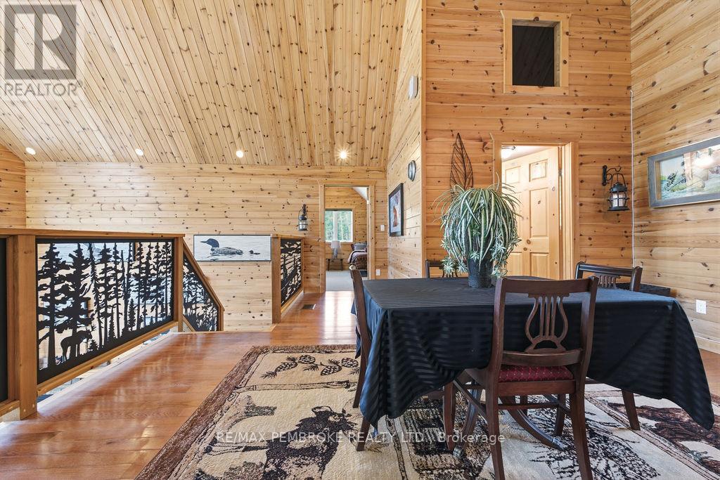 208 Red Fox Trail, Head, Clara And Maria, ON