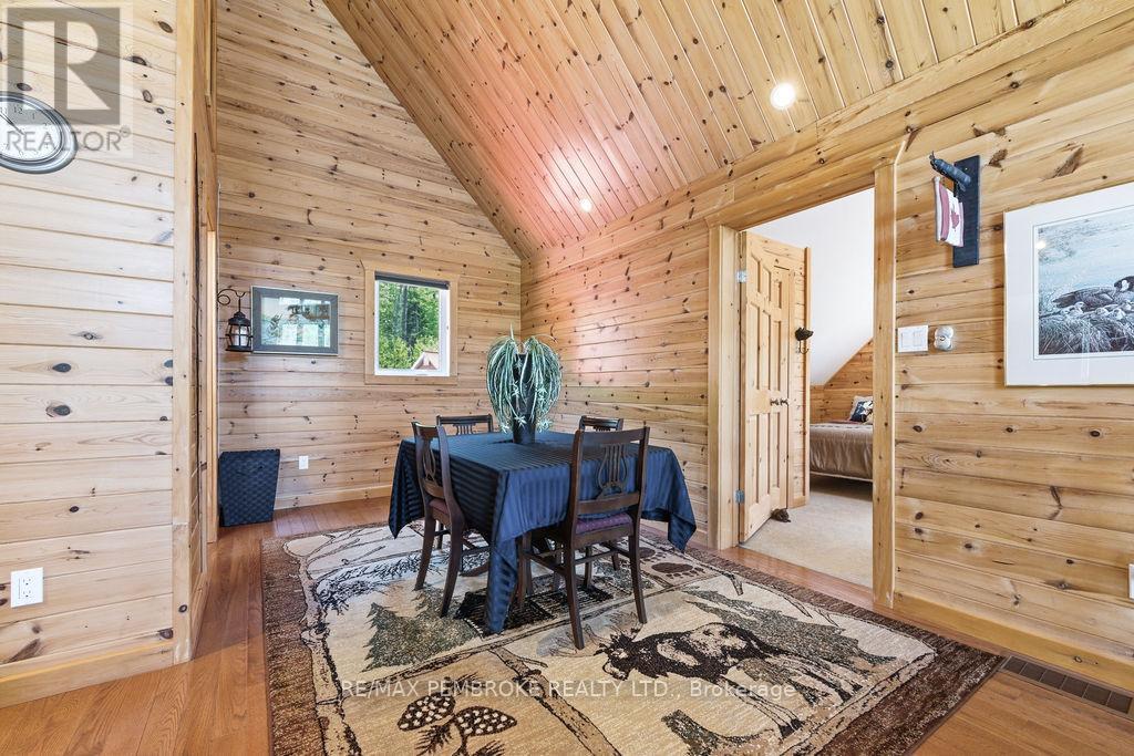 208 Red Fox Trail, Head, Clara And Maria, ON