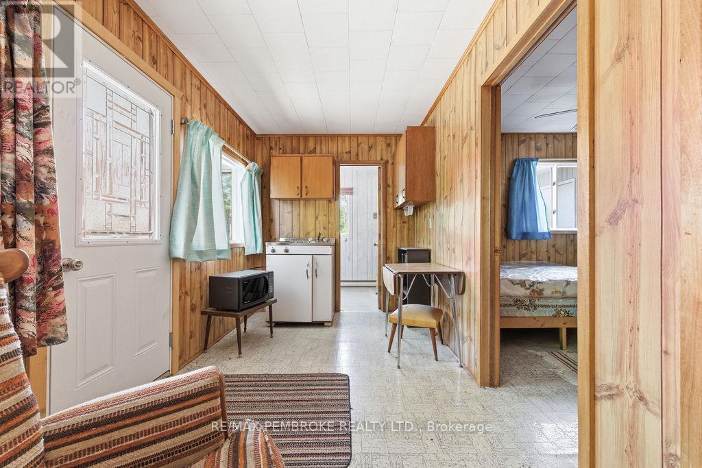 208 Red Fox Trail, Head, Clara And Maria, ON