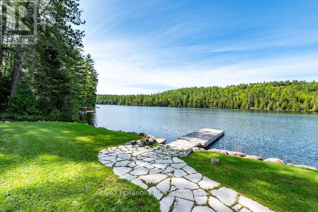 208 Red Fox Trail, Head, Clara And Maria, ON