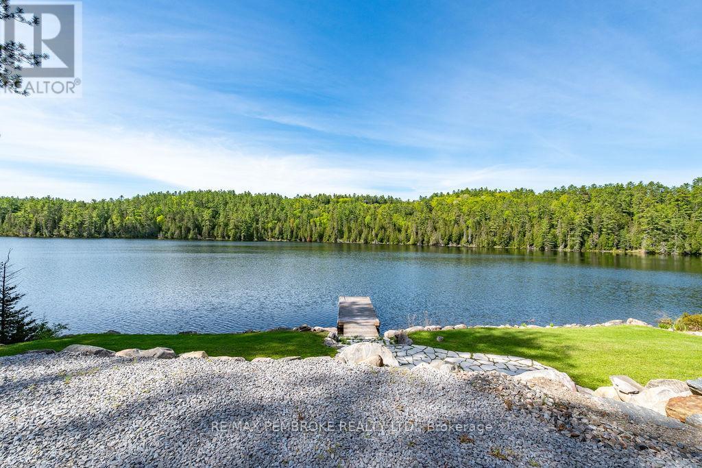 208 Red Fox Trail, Head, Clara And Maria, ON