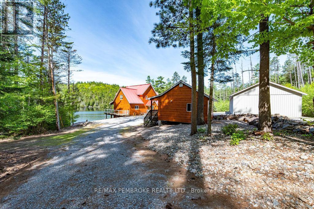 208 Red Fox Trail, Head, Clara And Maria, ON