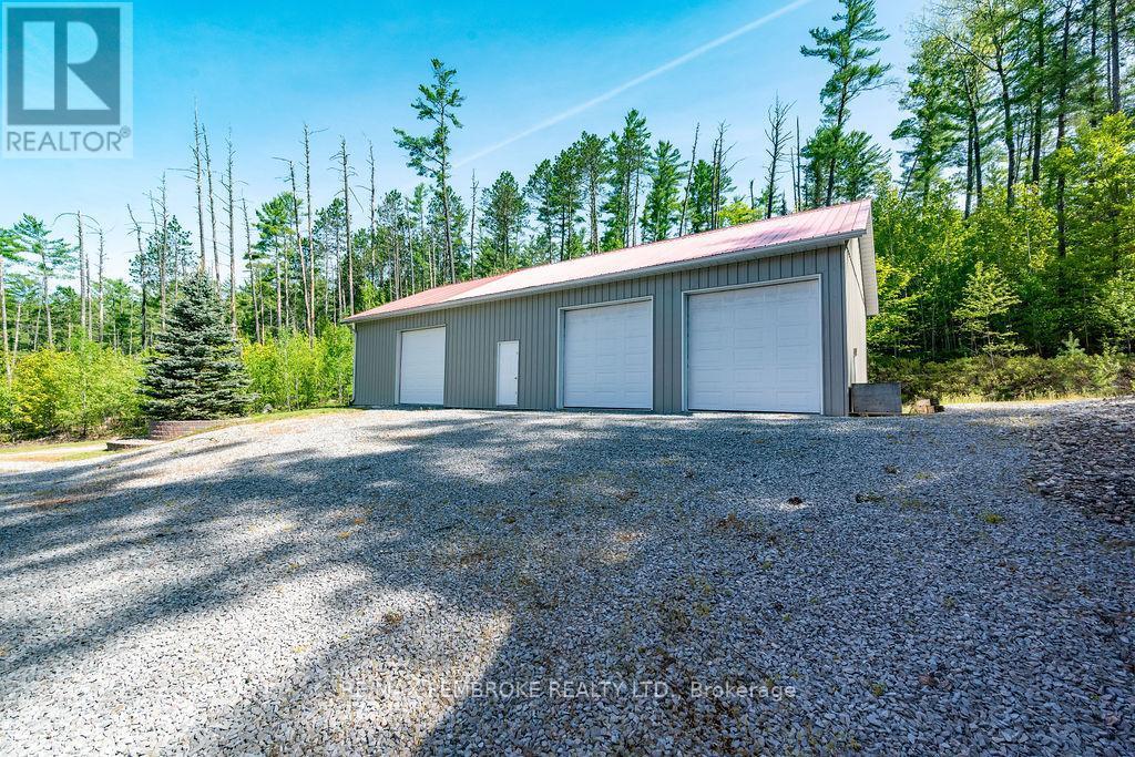 208 Red Fox Trail, Head, Clara And Maria, ON