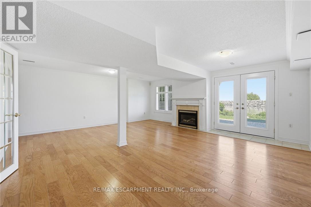 6 - 85 Edgewater Drive, Hamilton, ON