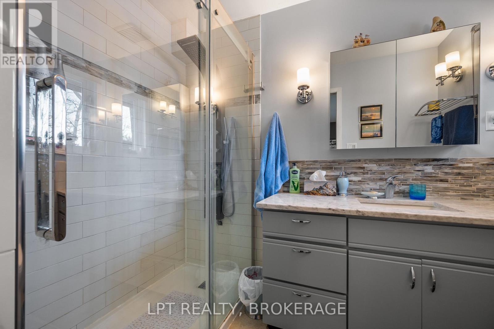 31 Acorn Lane, Frontenac (Frontenac South), ON