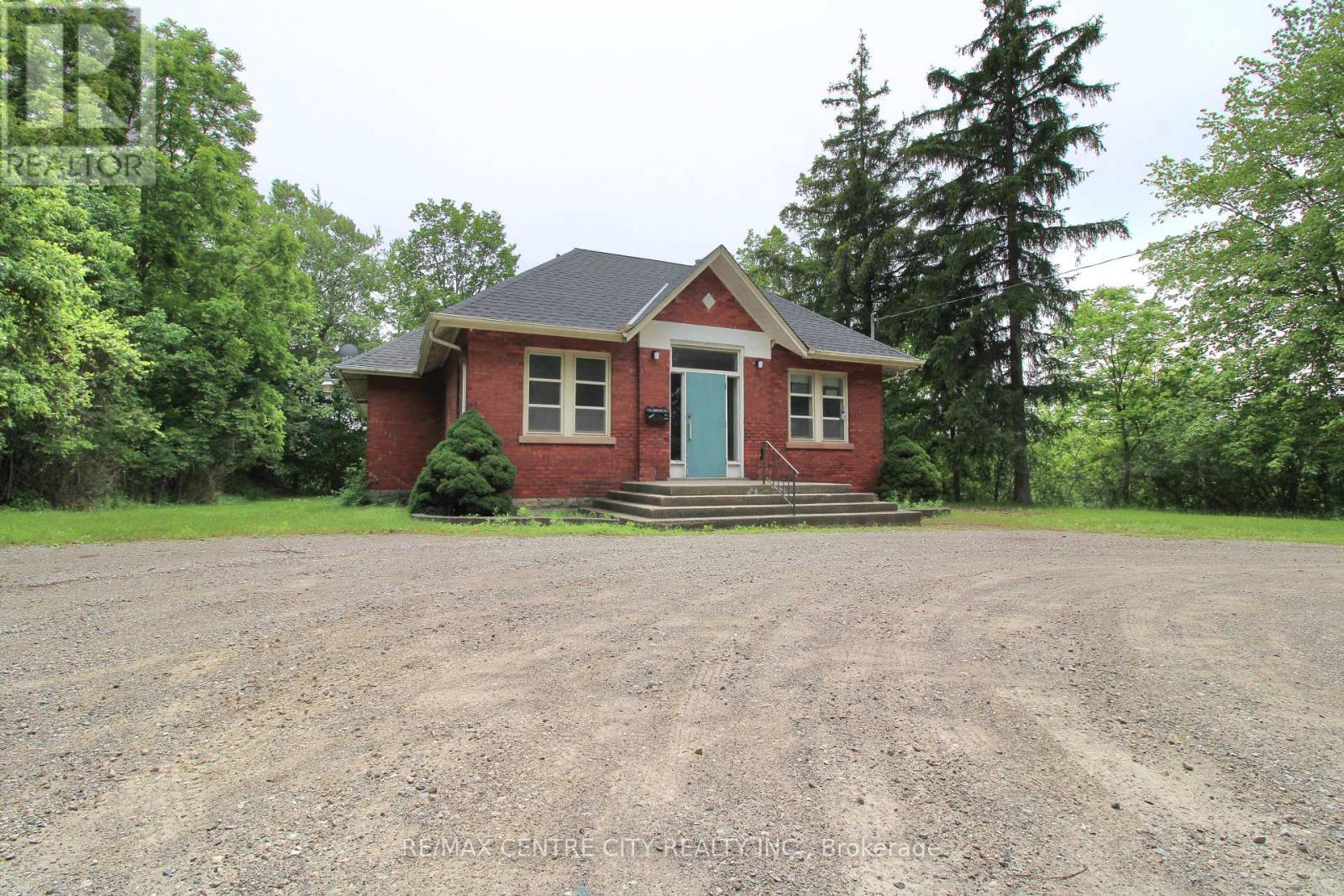12 Chester Street, St. Thomas, ON