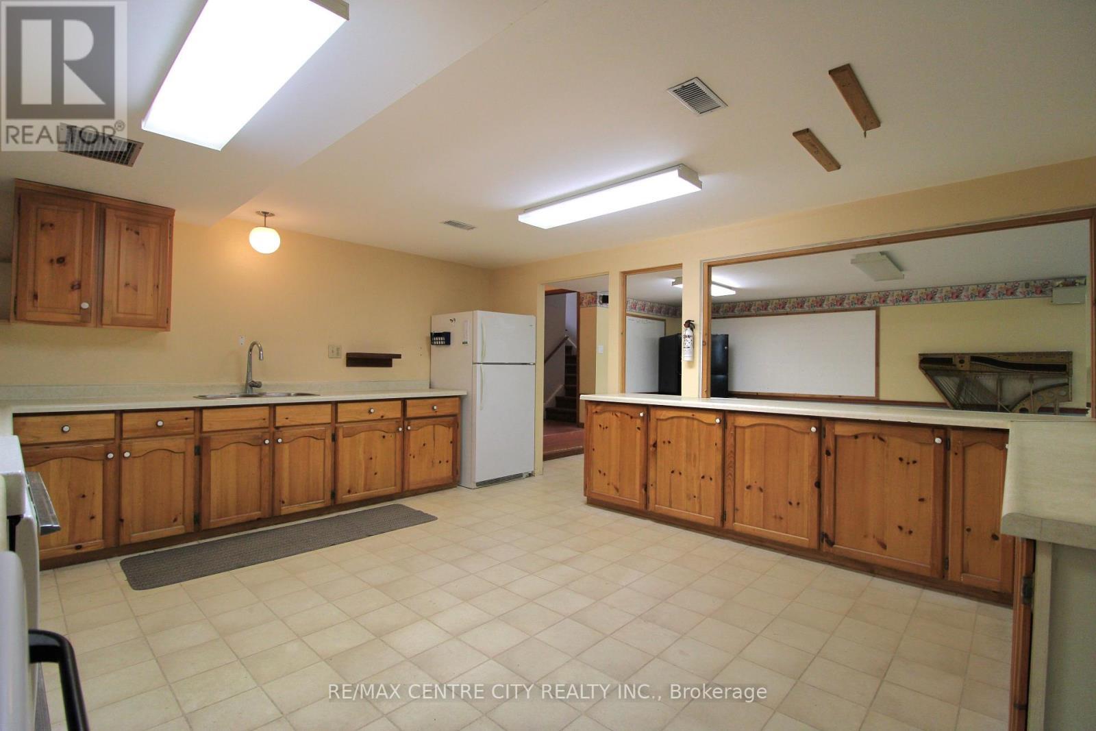 12 Chester Street, St. Thomas, ON