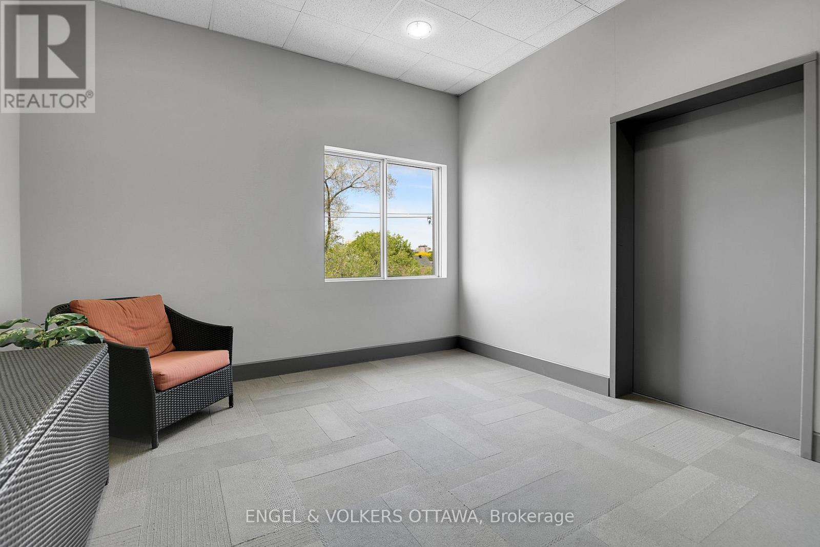 201 - 108 Third Avenue, Ottawa, ON