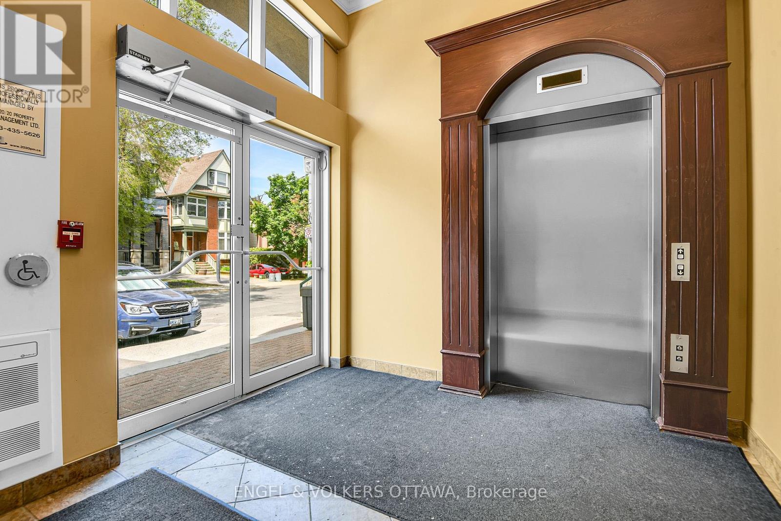 201 - 108 Third Avenue, Ottawa, ON