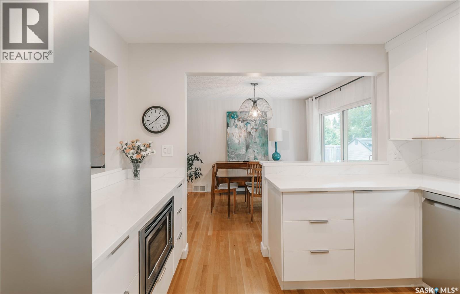 414 Lake Crescent, Saskatoon, SK