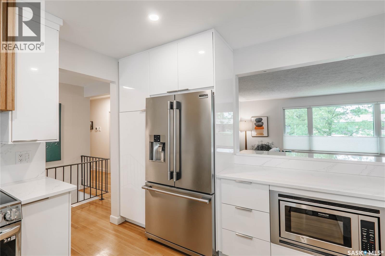 414 Lake Crescent, Saskatoon, SK