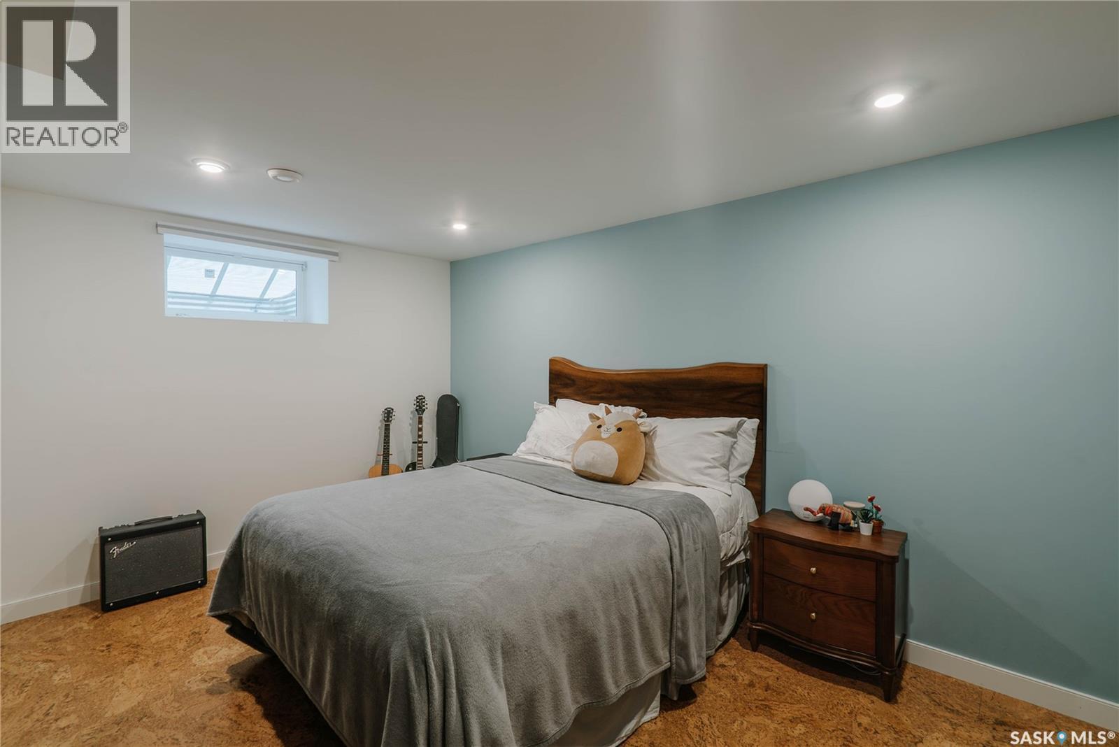 414 Lake Crescent, Saskatoon, SK