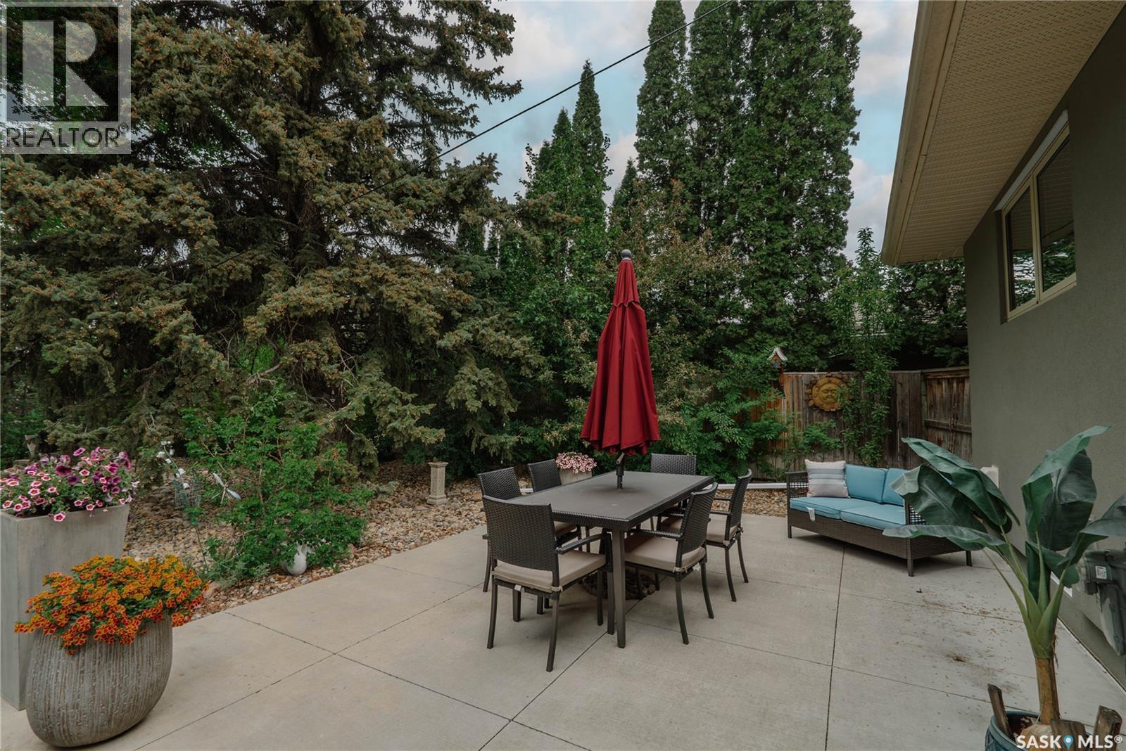 414 Lake Crescent, Saskatoon, SK