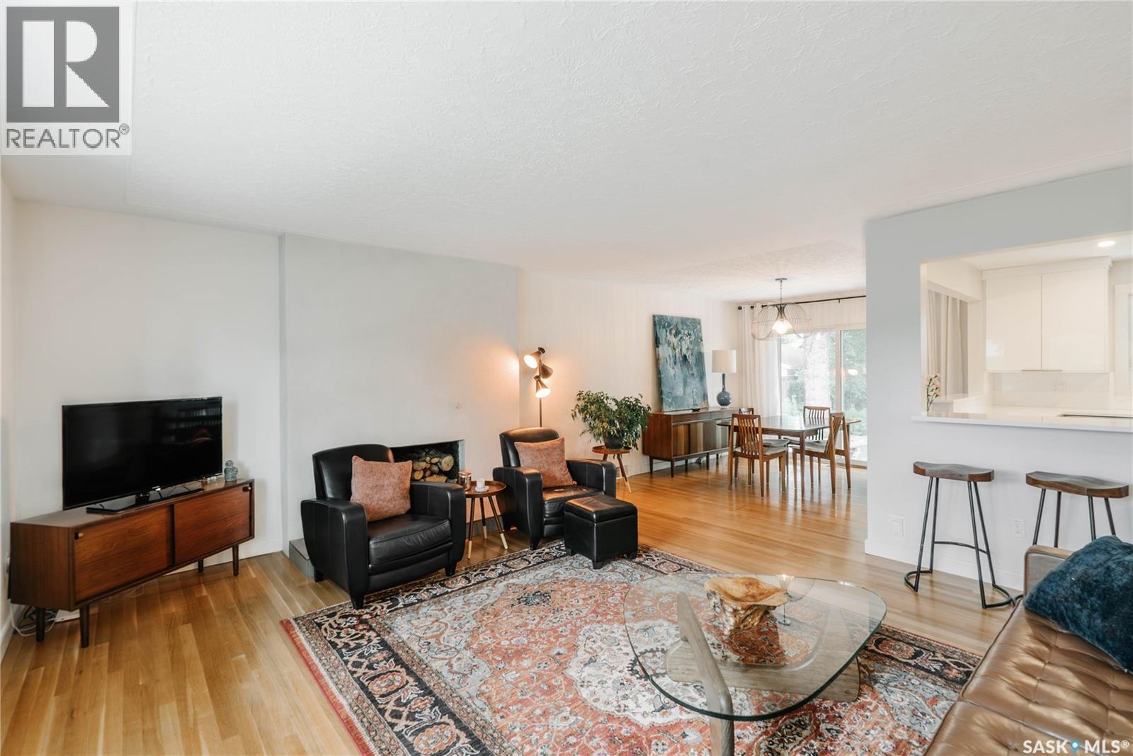 414 Lake Crescent, Saskatoon, SK
