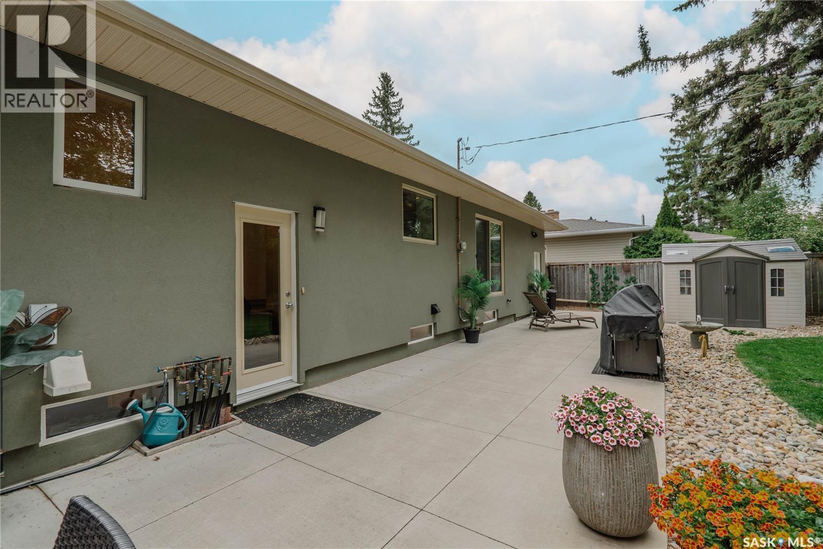 414 Lake Crescent, Saskatoon, SK