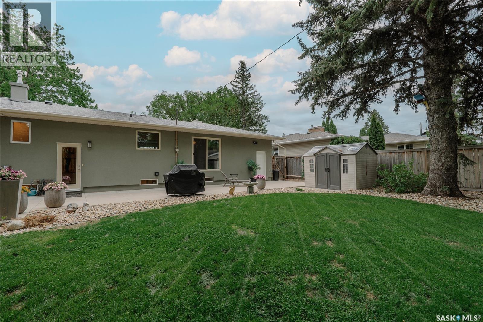 414 Lake Crescent, Saskatoon, SK
