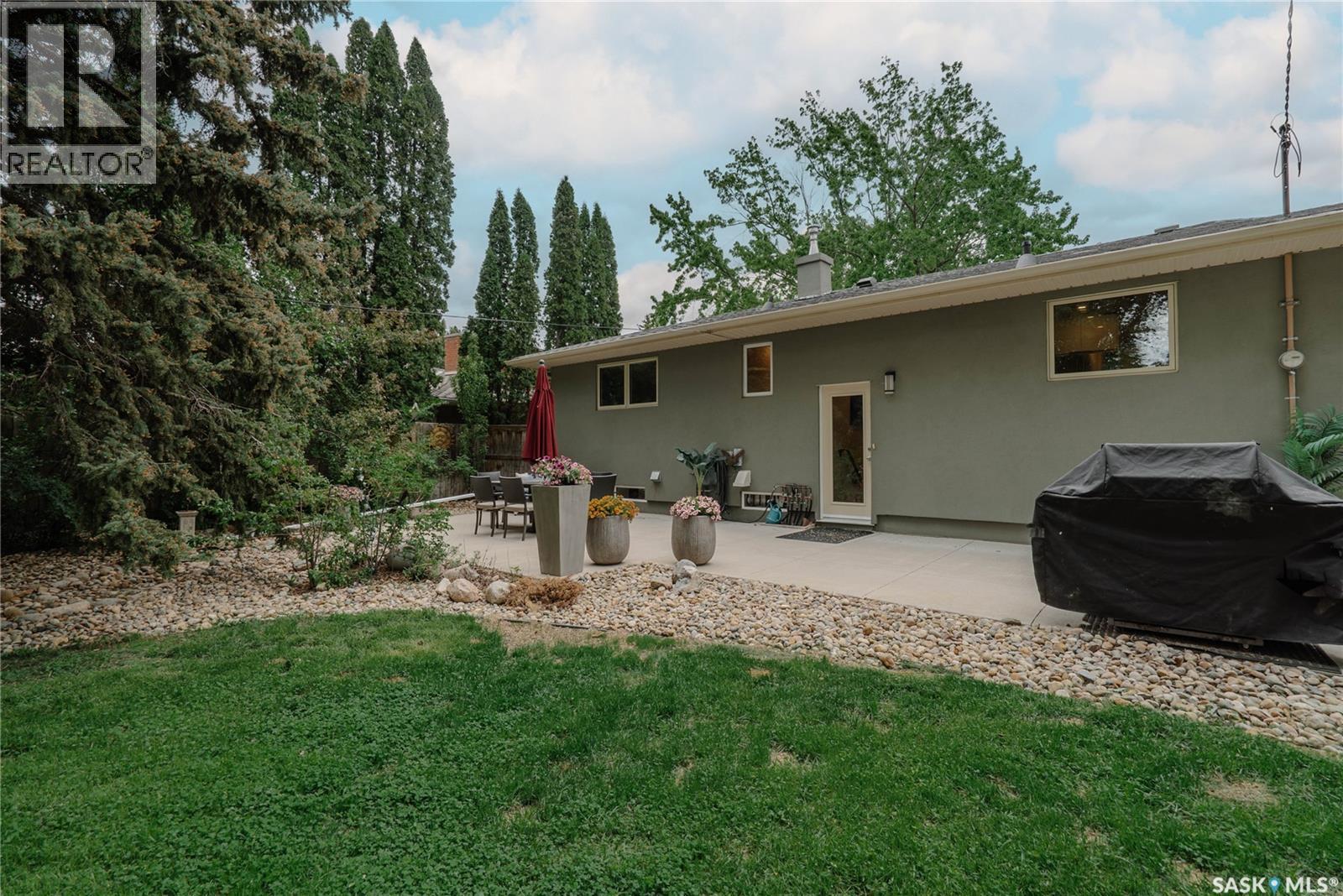 414 Lake Crescent, Saskatoon, SK