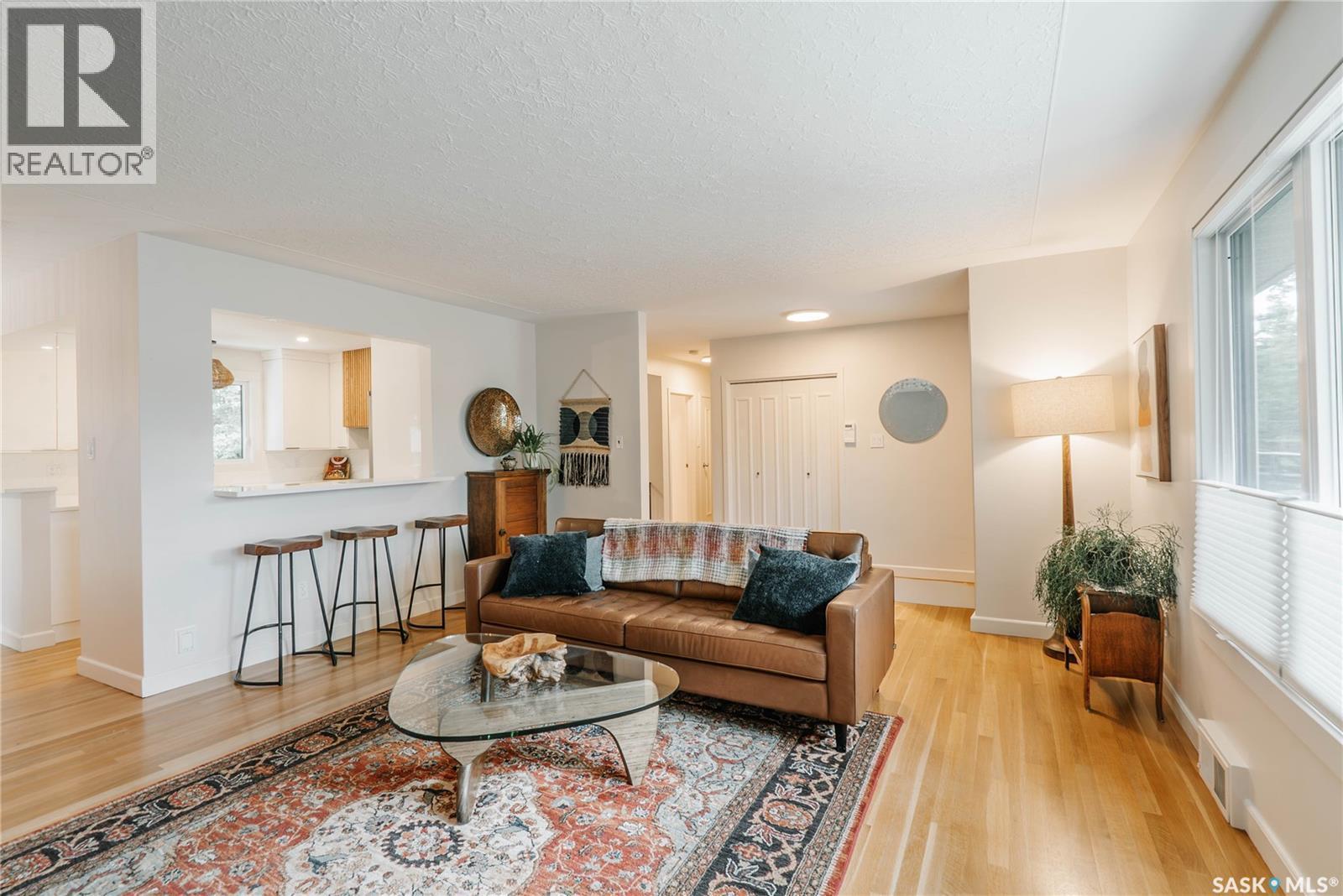 414 Lake Crescent, Saskatoon, SK