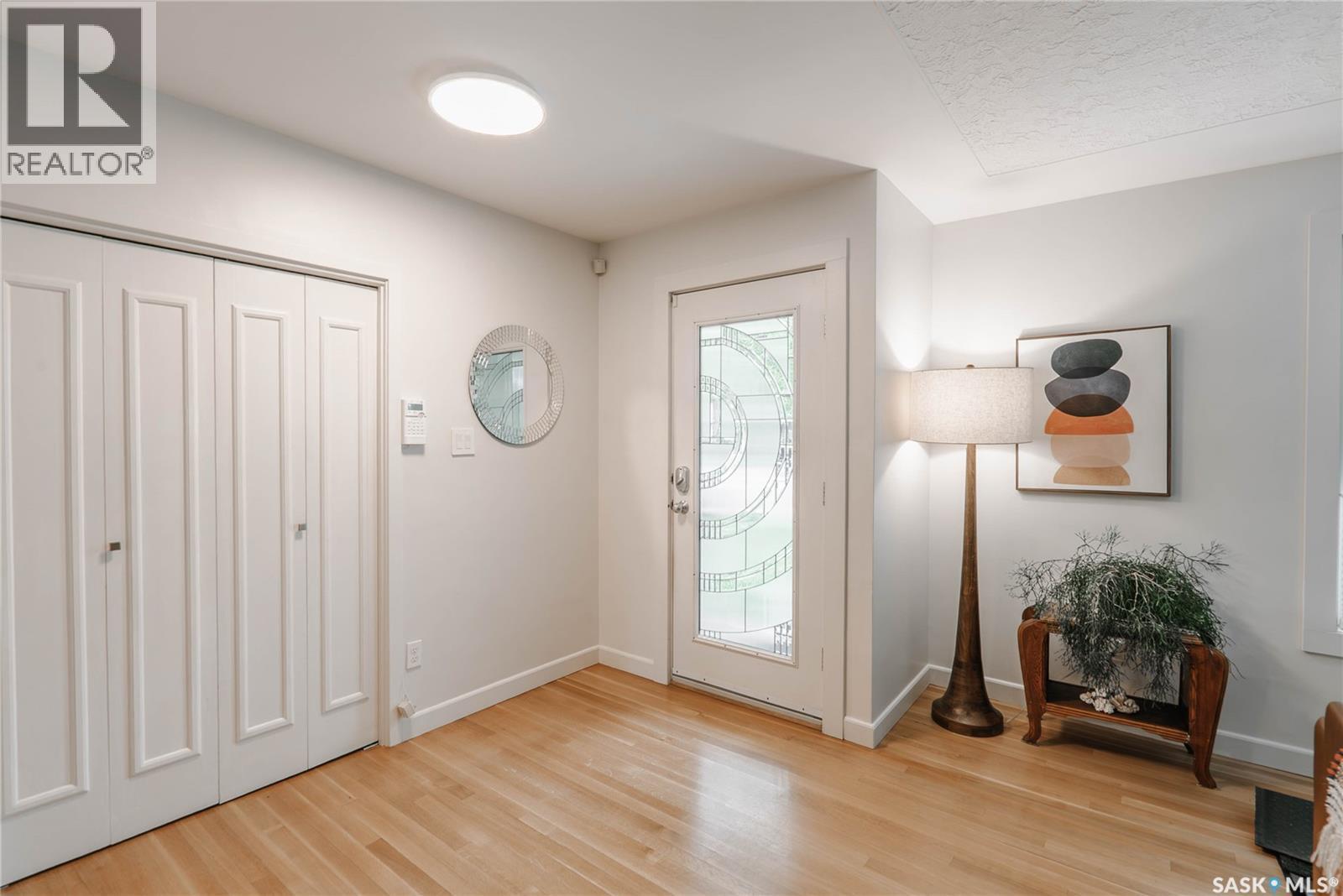 414 Lake Crescent, Saskatoon, SK