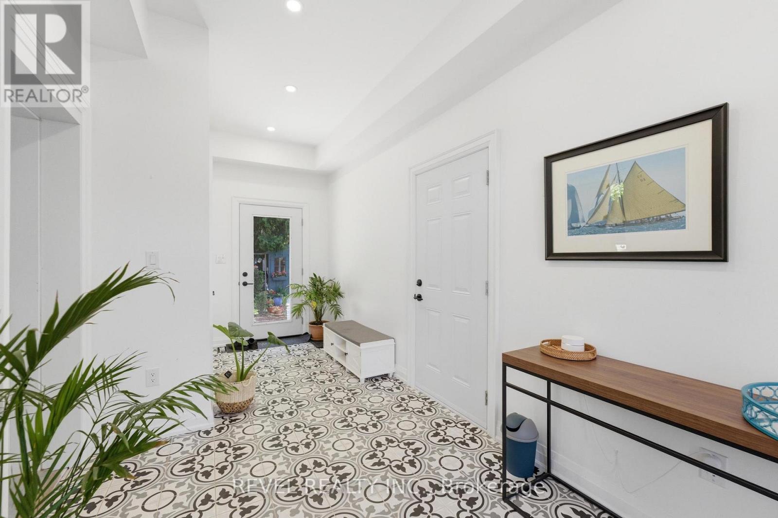 82 Cumming Court, Hamilton, ON