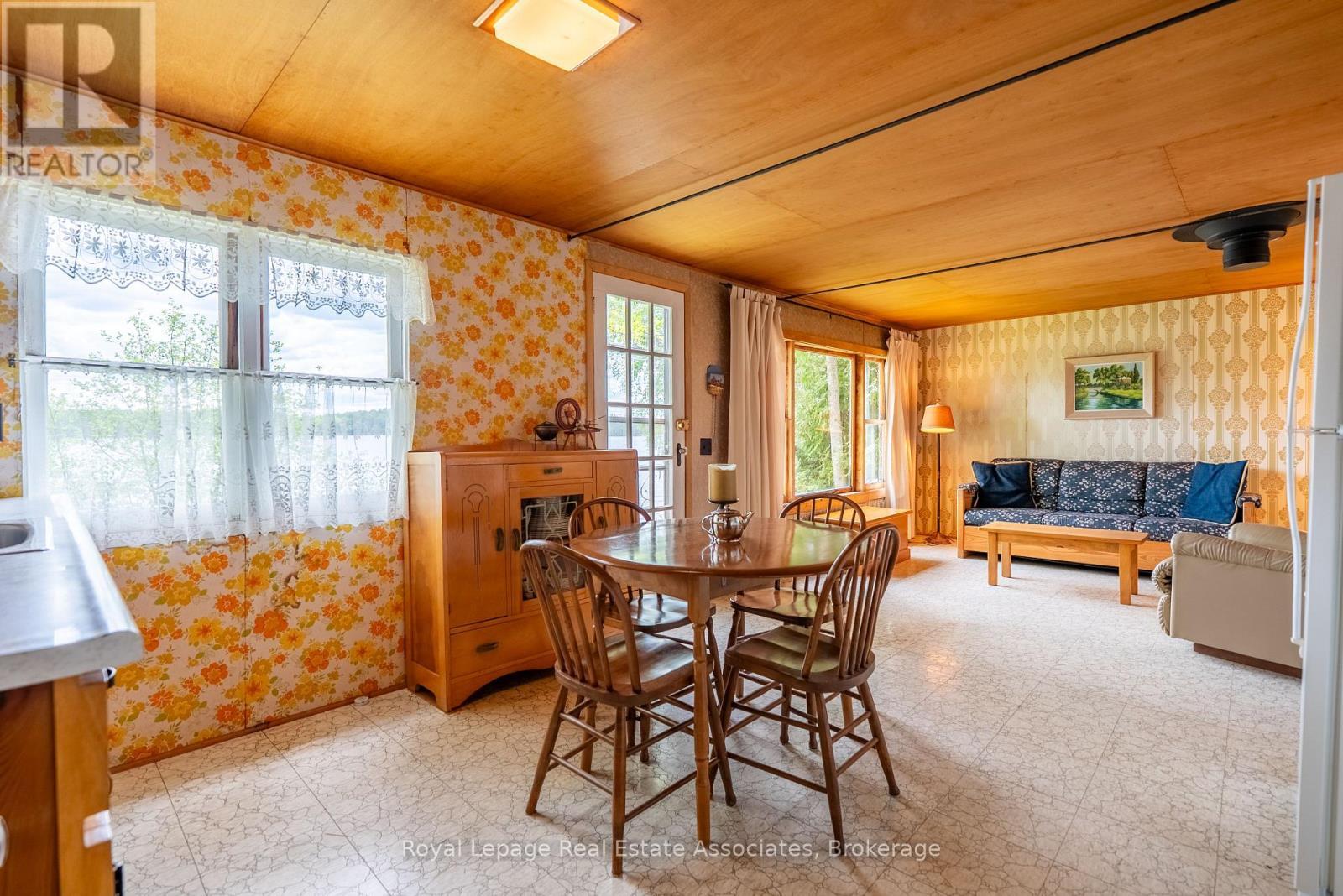 243 Beach Lane, Wollaston, ON - Indoor Photo Showing Dining Room