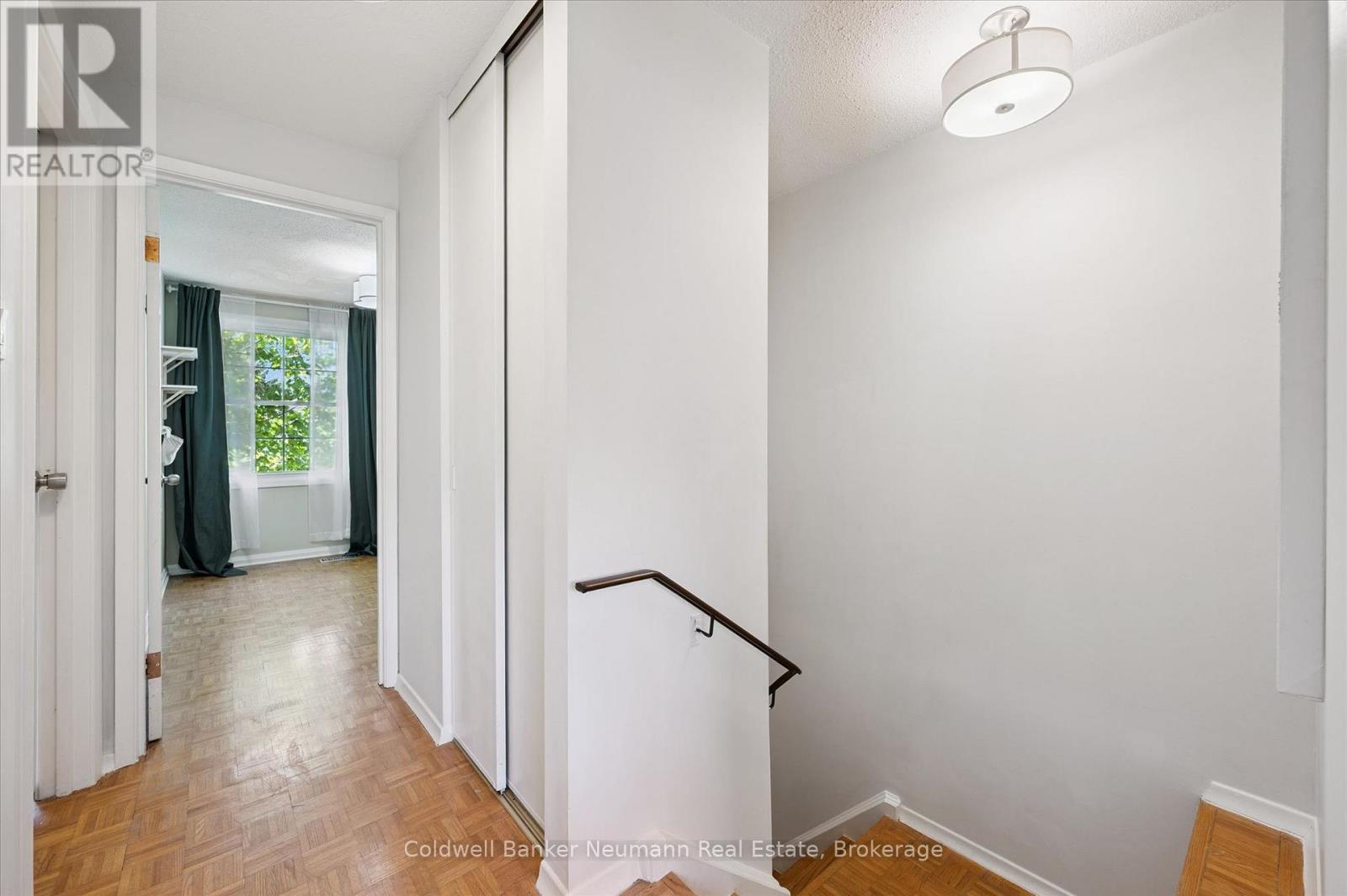 24 - 383 Edinburgh Road S, Guelph (Dovercliffe Park/Old University), ON