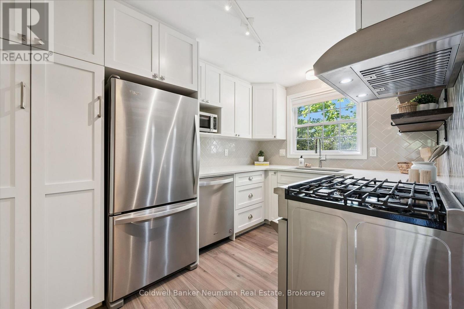 24 - 383 Edinburgh Road S, Guelph (Dovercliffe Park/Old University), ON