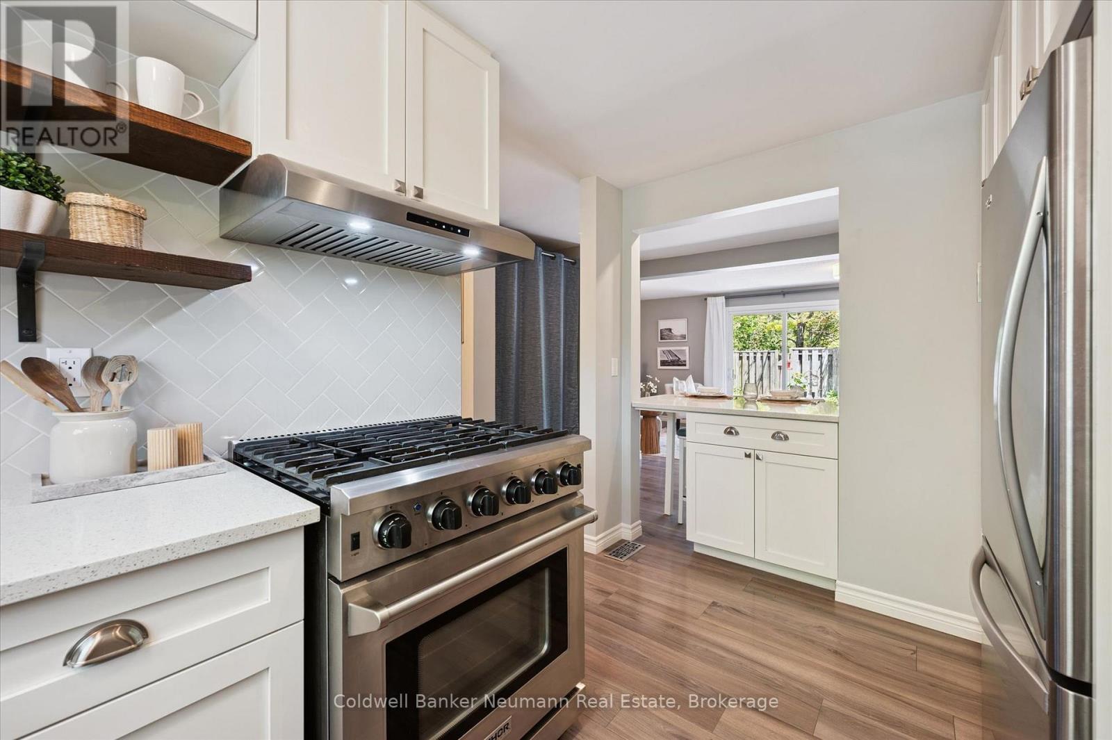24 - 383 Edinburgh Road S, Guelph (Dovercliffe Park/Old University), ON